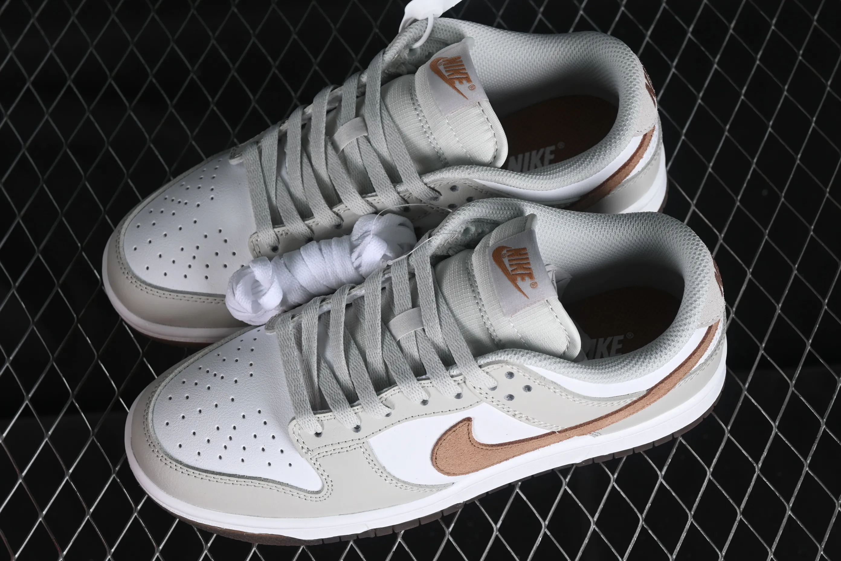All categories Nk SB Dunk series Nk SB Dunk Low low-top sneakers Nk Dunk Low "Phantom/Khaki" light gray brown SB low-top casual sneakers FJ4188-001